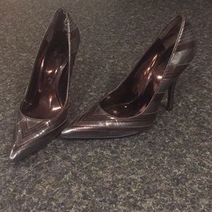 Carlos Santana metallic heels